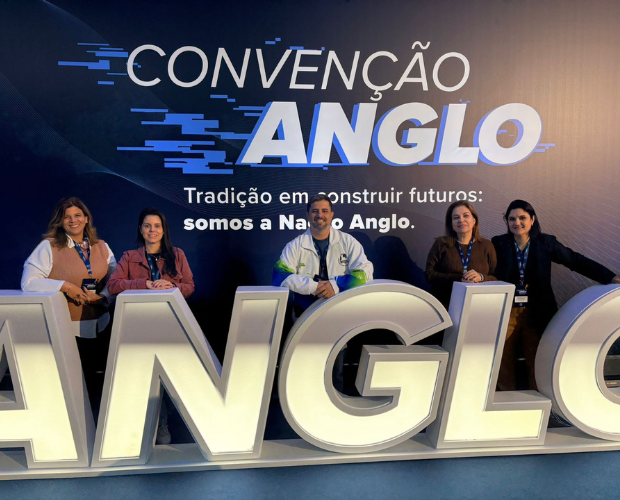 Diretor e coordenadoras participam de Conven��o Anglo 2026